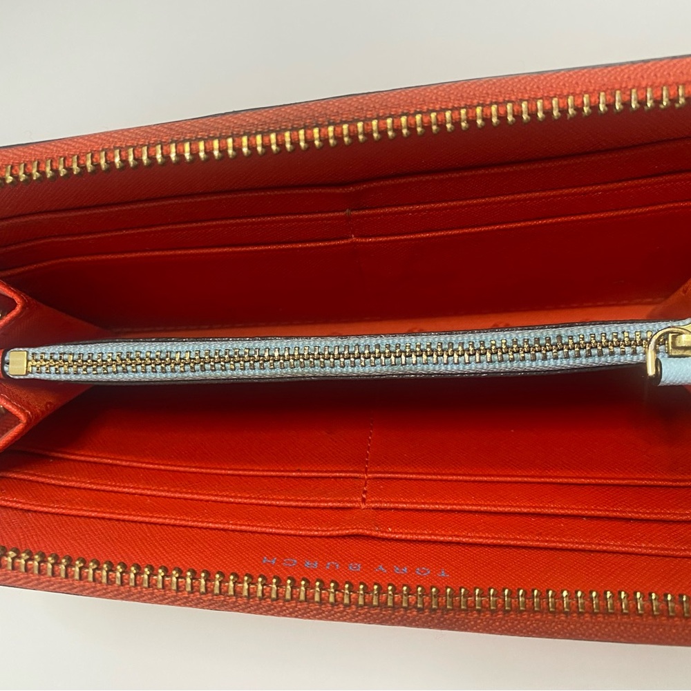 Tory Burch Zip-around Wallet - Picture 11 of 15